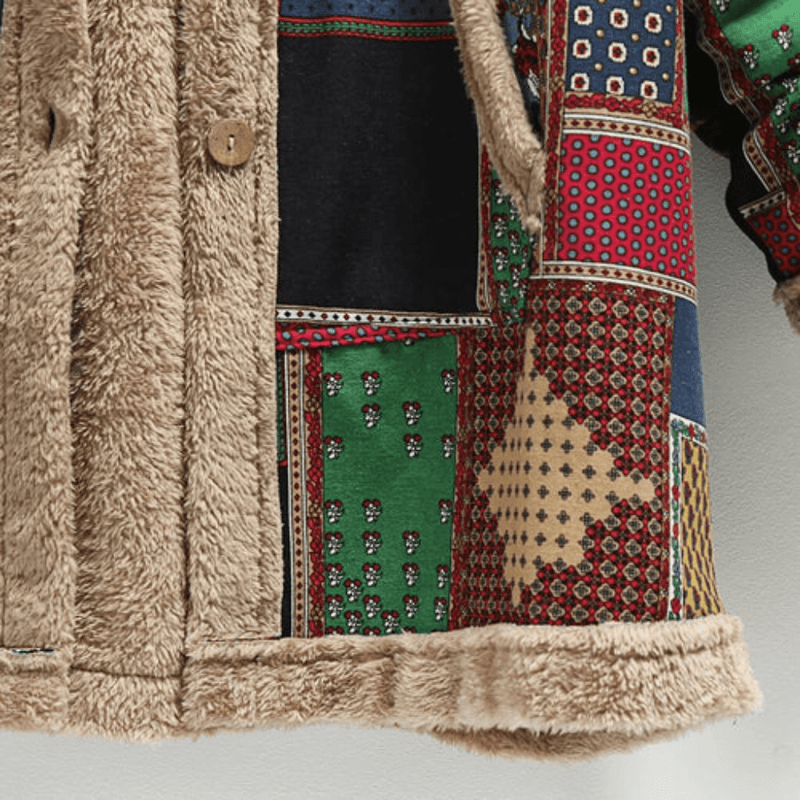 Casaco Feminino de Lã com Capuz